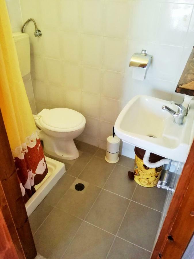 Arleta'S Sunny Guesthouse Принос Экстерьер фото